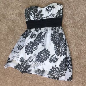 Black and white flower pattern dress